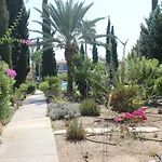 Regina Gardens 002