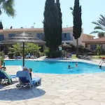 Regina Gardens 002