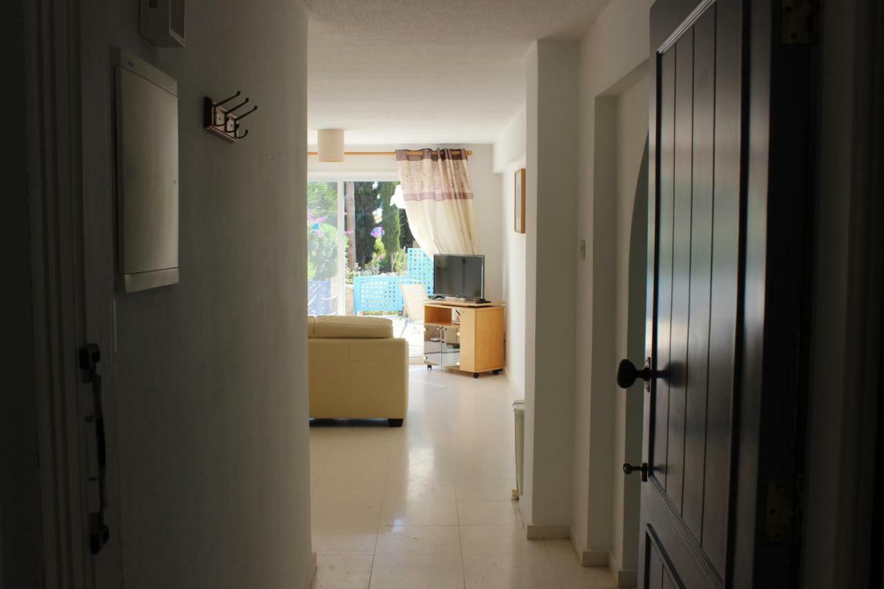 Regina Gardens 002